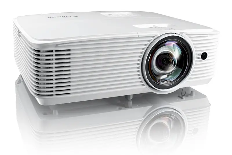 what is a short throw projector and how does it work